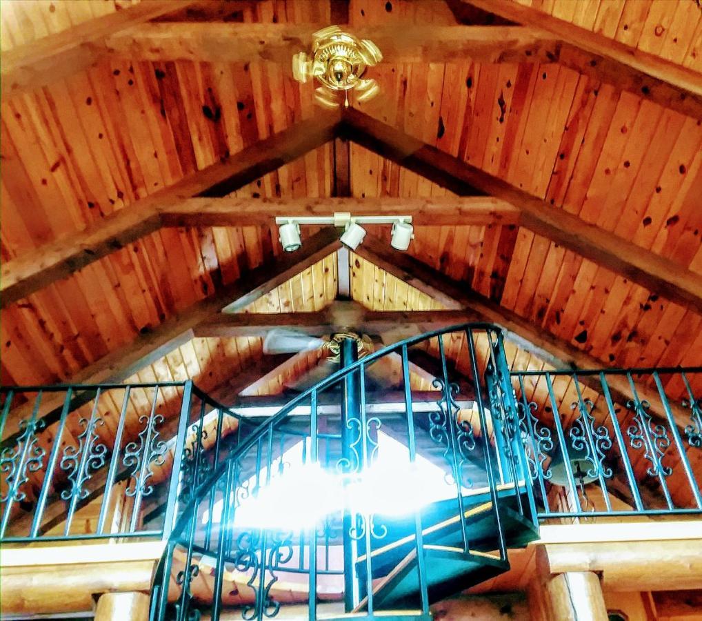 Cherokee Mountain Log Cabins 尤里卡斯普林斯 外观 照片