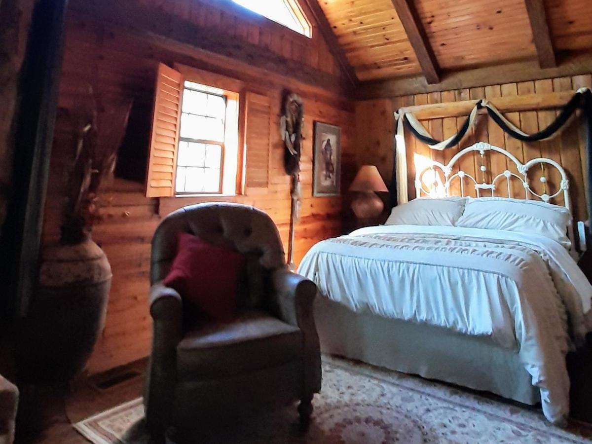 Cherokee Mountain Log Cabins 尤里卡斯普林斯 外观 照片
